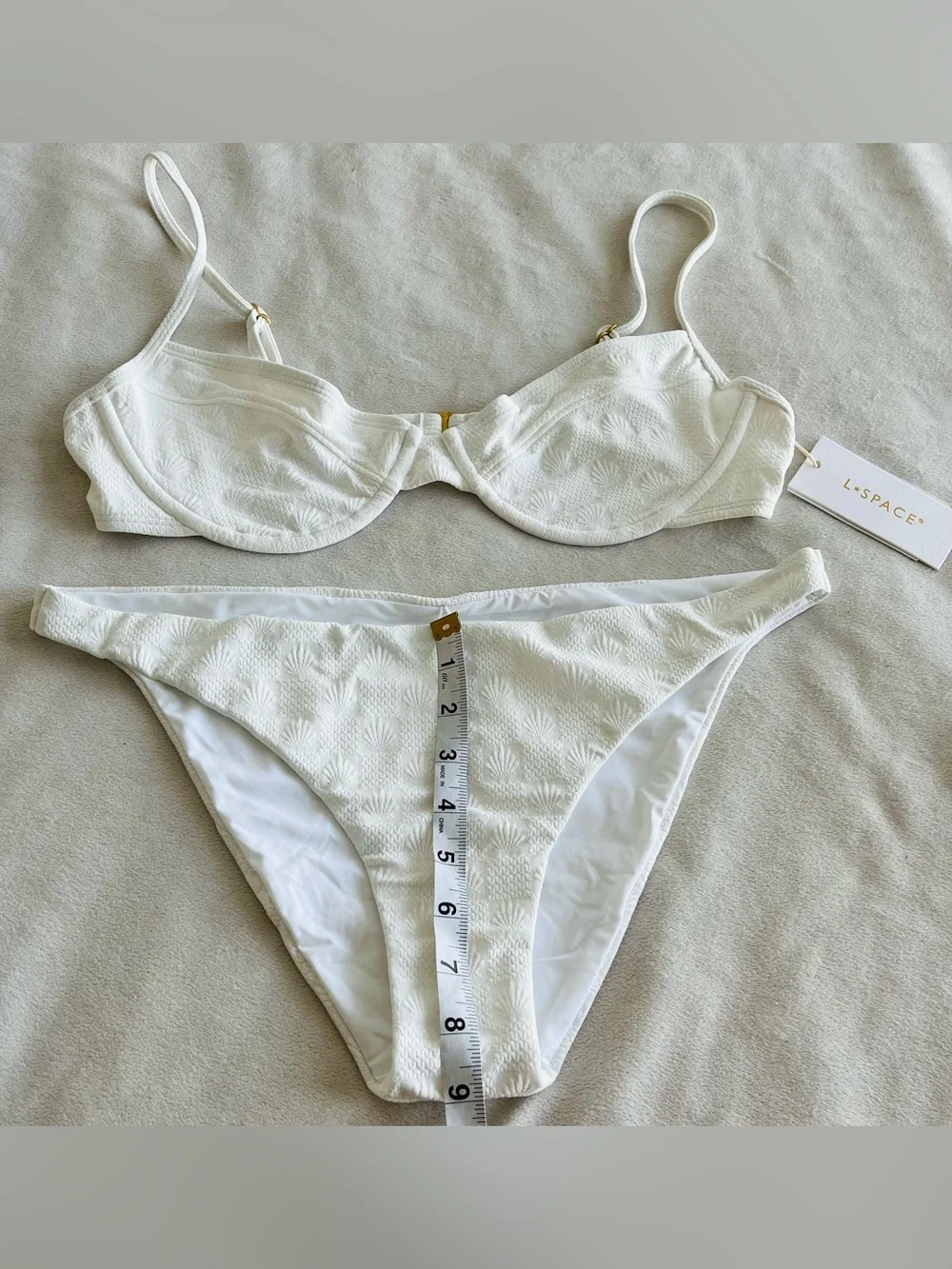 L*Space Bikini Set Missy Underwire Top & Camacho Bottom White Seashells L/XL